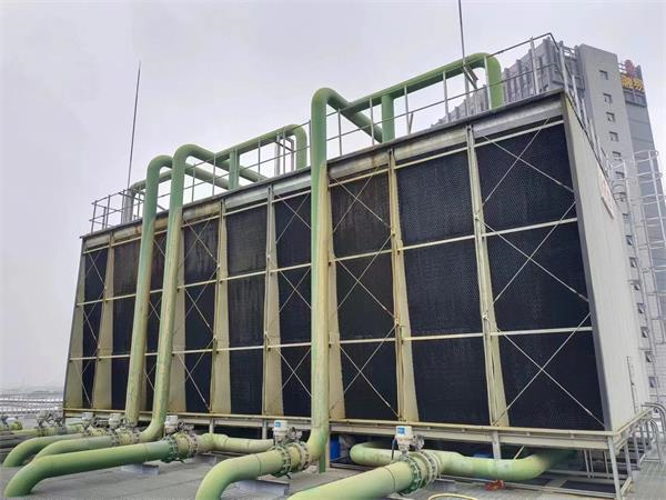 開(kāi)式冷卻塔出現(xiàn)腐蝕的情況如何處理？？(閉式冷卻塔與開(kāi)