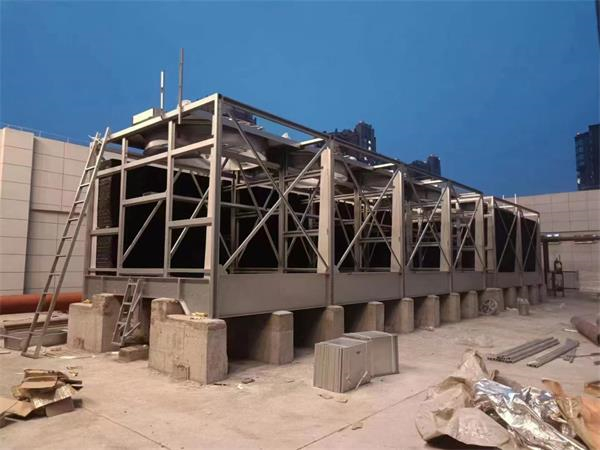 玻璃鋼方形逆流式冷卻塔的特點(河南方形逆流式玻璃鋼冷卻塔品牌)